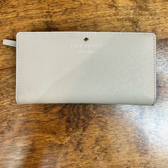 Kate Spade Wallet - Picture 1 of 16